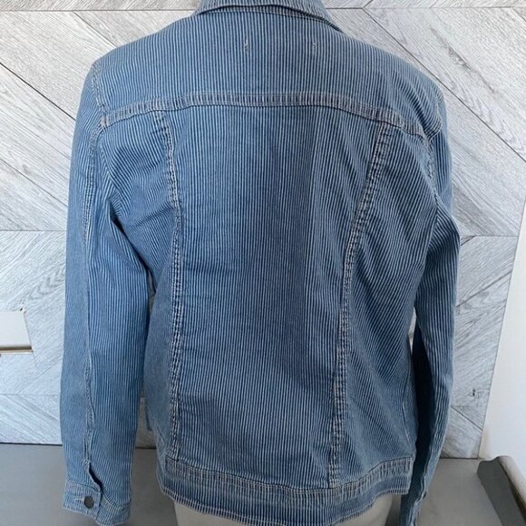 max jeans , jean jacket - Picture 2 of 5